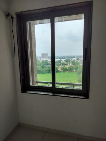 Room in 3 BHK Apartment at Shivalik Sharda Park View 2, Shela – for Rent