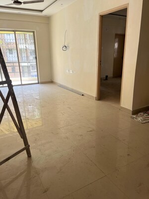 Room in 4 BHK Apartment at Chinar Park – for Sale
