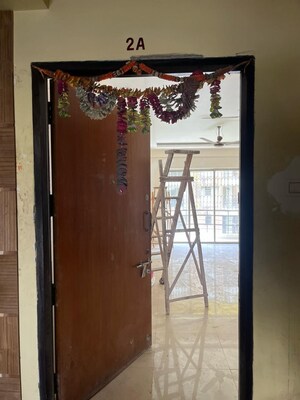 Furnished Amenities in 4 BHK Apartment at Chinar Park – for Sale