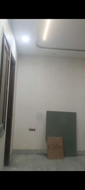 Furnished Amenities in 4 BHK Builder Floor at Rohini Sector 28 – for Sale