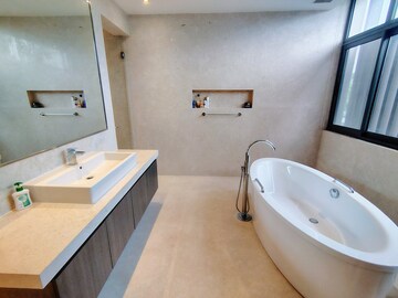Master Bedroom in 5 BHK Villa at Prestige Golfshire, Nandi Hills – for Rent