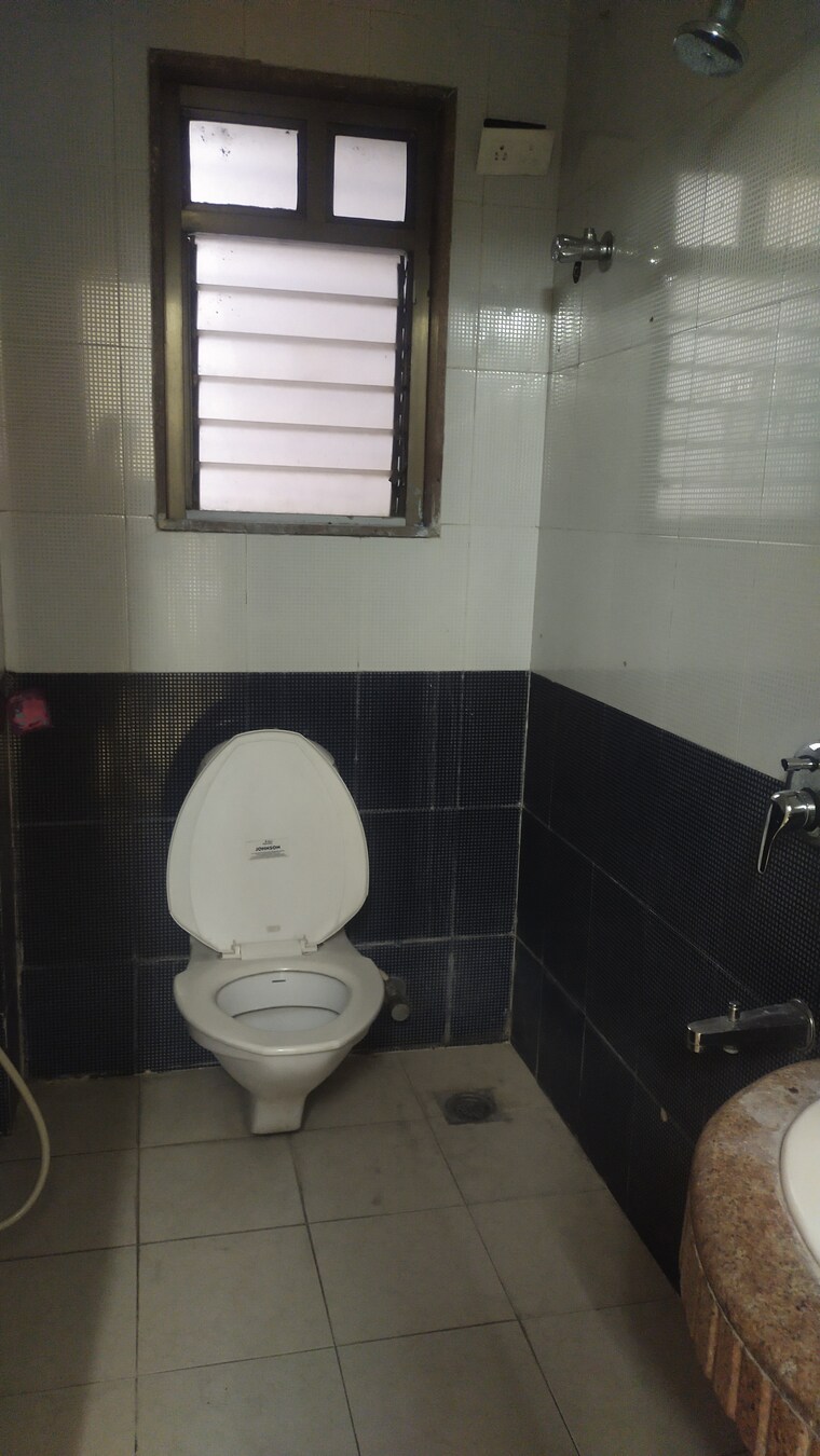 Bathroom, valley-shilp 2 Bedroom 1050 Sq.Ft. Apartment In Kharghar Sector 36 Navi Mumbai 9260170