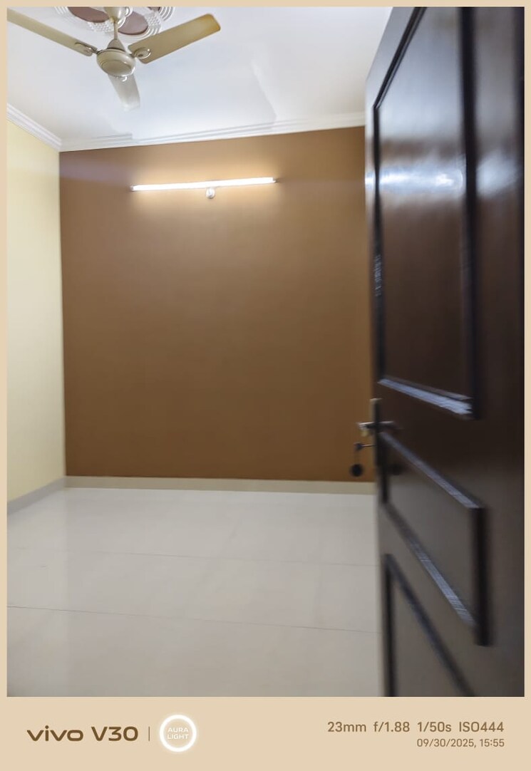 Room, gomti nagar 6+ Bedroom 2350 Sq.Ft. Independent House In Gomti Nagar Lucknow 9260200