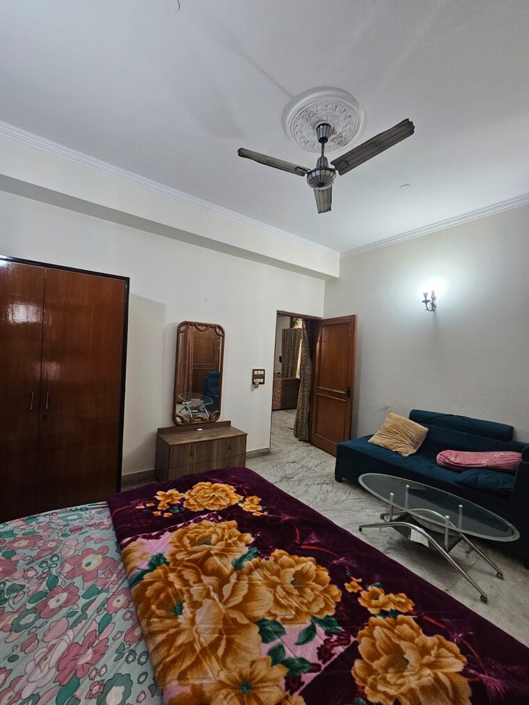 Bedroom, lajpat nagar i 3 Bedroom 1500 Sq.Ft. Builder Floor In Lajpat Nagar I Delhi 9260194