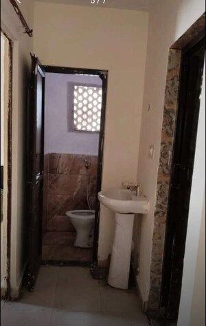 Bathroom in 1 BHK Apartment at Gomti Nagar – for Rent