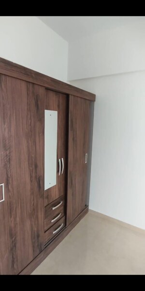 Room in 2 BHK Apartment at Piramal Mahalaxmi, Mahalaxmi – for Rent