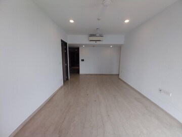 Room in 2 BHK Apartment at Piramal Mahalaxmi, Mahalaxmi – for Rent
