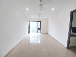 Room in 2 BHK Apartment at Piramal Mahalaxmi, Mahalaxmi – for Rent