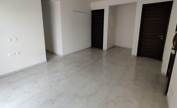 Room in 2.5 BHK Builder Floor at Smart World Gems, Sector 89 – for Rent