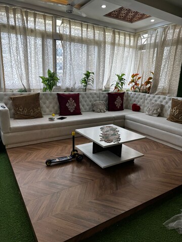 Team Area in 3 BHK Builder Floor at Sector 50 – for Rent