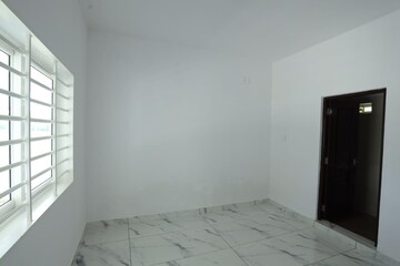 Room in 3 BHK Independent House at Kunathurmedu – for Sale