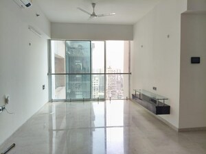 Room in 2 BHK Apartment at Lodha The Park, Worli – for Rent