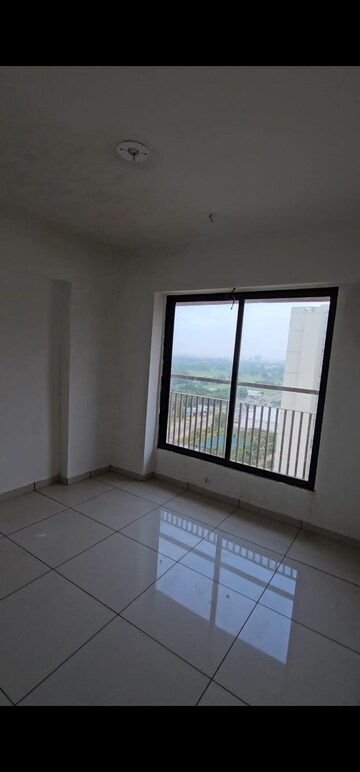 Room in 3 BHK Apartment at Shela – for Rent