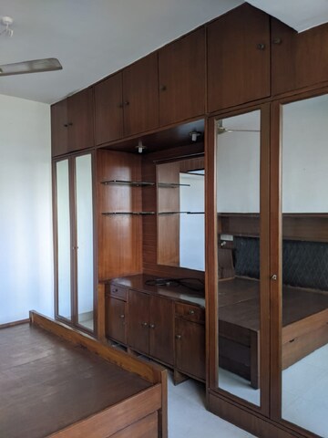 Bedroom in 1.5 BHK Apartment at Bandra West – for Rent
