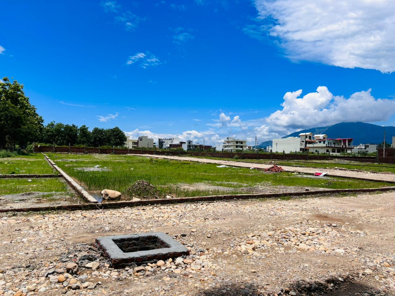 Plot For Sale in Otthakadai