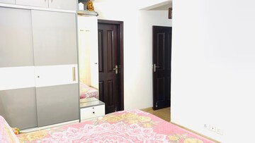 1 RK Apartment For Rent in Arun Vihar, Sector 29