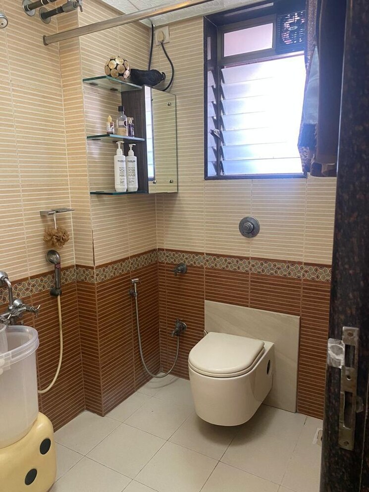 Bathroom, lakshachandi-heights 3 Bedroom 1150 Sq.Ft. Apartment In Goregaon East Mumbai 9260528