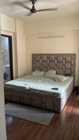 2 BHK Apartment For Rent in Sethi Max Royal, Sector 76