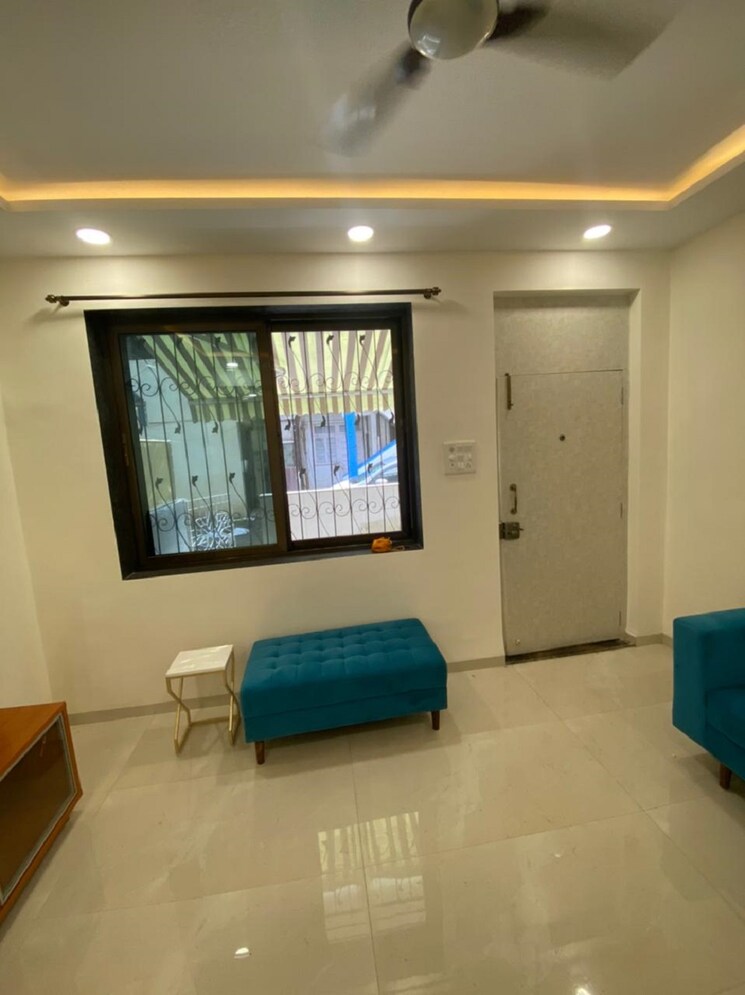 Living Room, bandra west 1.5 Bedroom 550 Sq.Ft. Apartment In Bandra West Mumbai 9260530