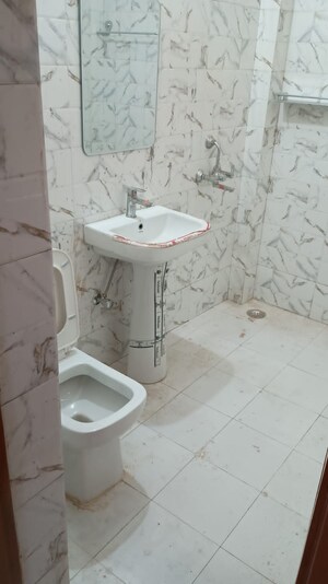 1 RK Builder Floor For Rent in RWA Apartments Sector 26, Sector 26