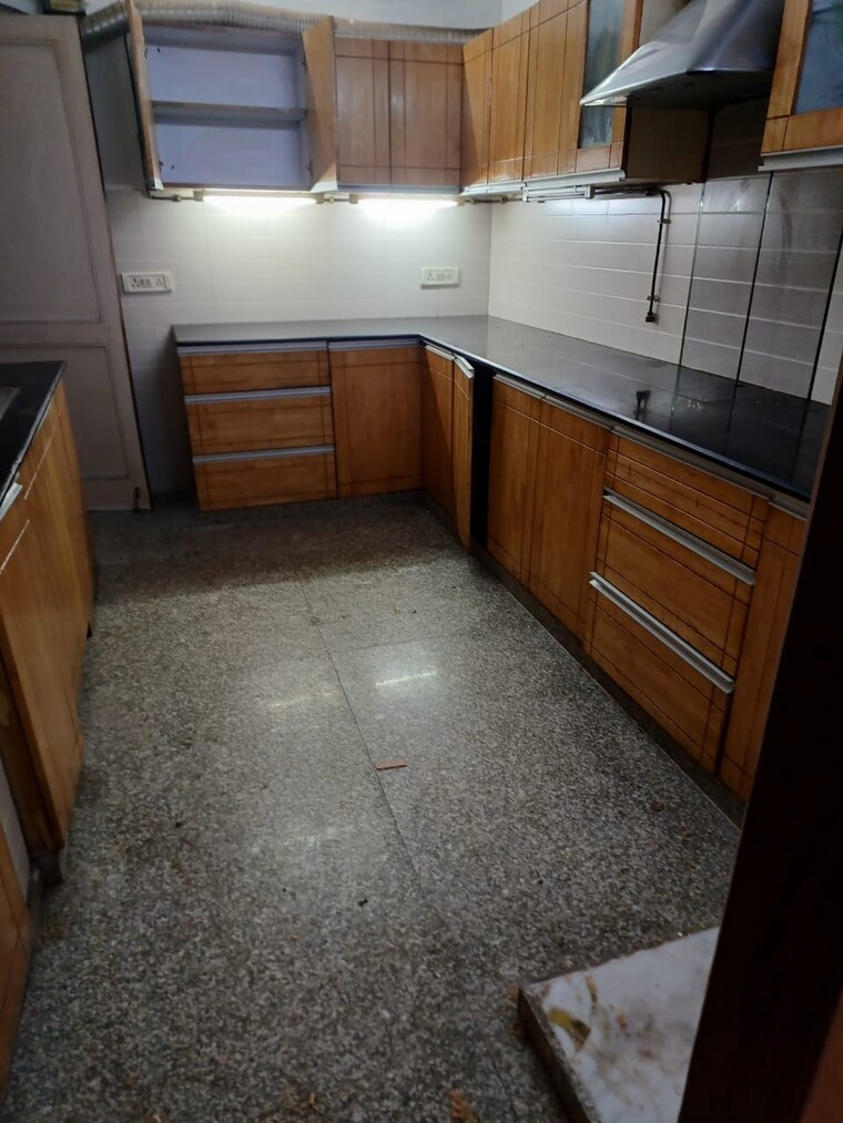 Kitchen, sector 33 3 Bedroom 2000 Sq.Ft. Independent House In Sector 33 Noida 9260635