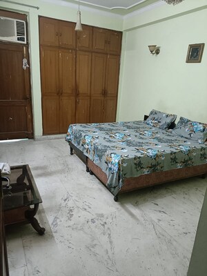 Bedroom in 3 BHK Independent House at Sector 33 – for Rent