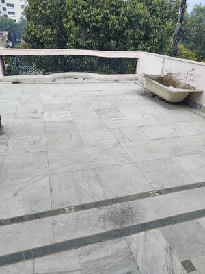 Balcony in 1 RK Builder Floor at RWA Apartments, Sector 31 – for Rent