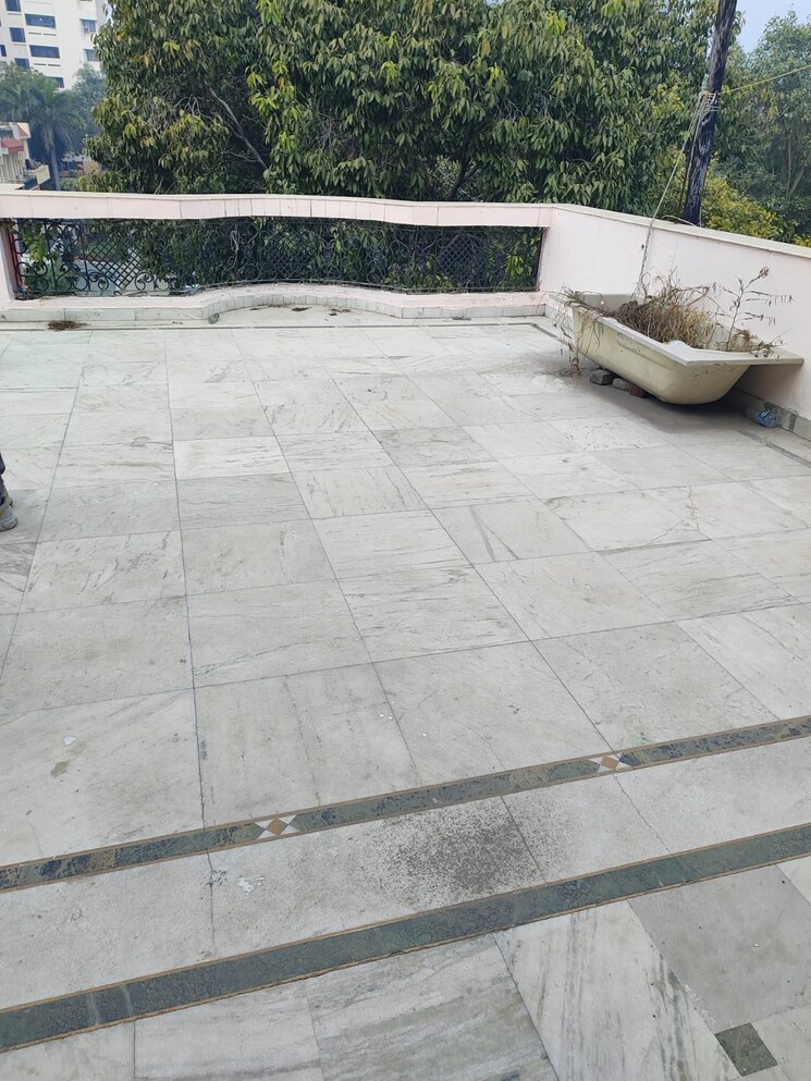 Balcony, rwa-apartments 1 RK 400 Sq.Ft. Builder Floor In Sector 31 Noida 9260630