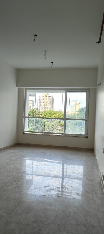 Room in 2 BHK Apartment at Pratham ARC Aura, Andheri West – for Rent