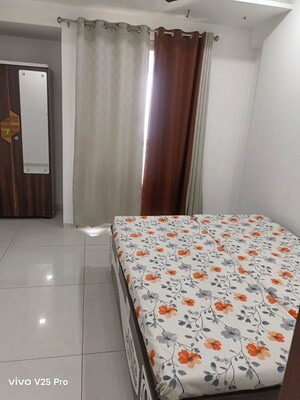 Bedroom in 3 BHK Apartment at Alkapuri – for Rent