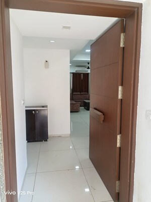 Living Room in 3 BHK Apartment at Alkapuri – for Rent