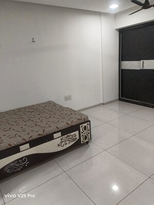 Bedroom in 3 BHK Apartment at Alkapuri – for Rent