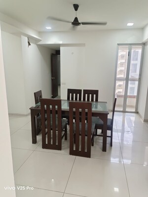 Living Room in 3 BHK Apartment at Alkapuri – for Rent
