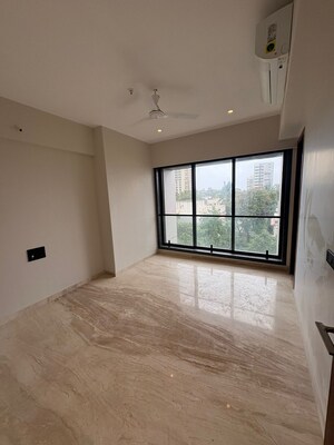 Room in 2 BHK Apartment at Santacruz West – for Rent