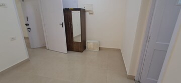 Room in 2 BHK Apartment at Pratham ARC Aura, Andheri West – for Rent
