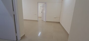 Room in 2 BHK Apartment at Pratham ARC Aura, Andheri West – for Rent