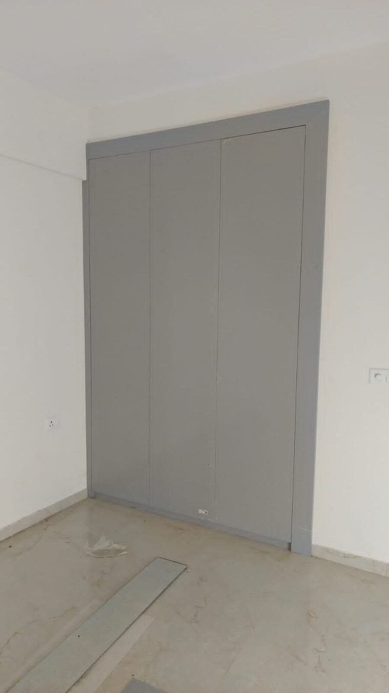 Room, smart-world-gems 3.5 Bedroom 1150 Sq.Ft. Apartment In Sector 89 Gurgaon 9260665