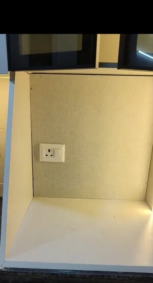 Room in 3.5 BHK Apartment at Smart World Gems, Sector 89 – for Rent