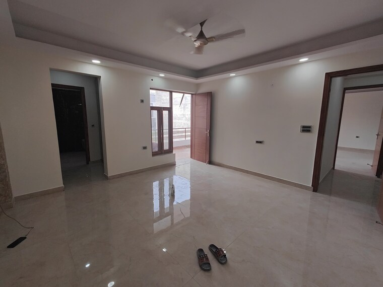 Room, green fields colony 4 Bedroom 450 Sq.Yd. Builder Floor In Green Fields Colony Faridabad 9260656