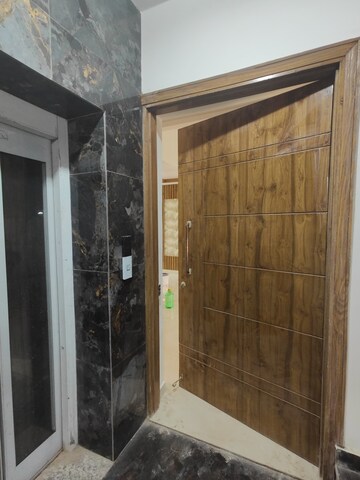 Building Lobby in 4 BHK Builder Floor at Green Fields Colony – for Sale