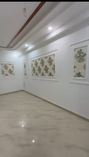 Room in 2 BHK Builder Floor at Sector 73 – for Sale