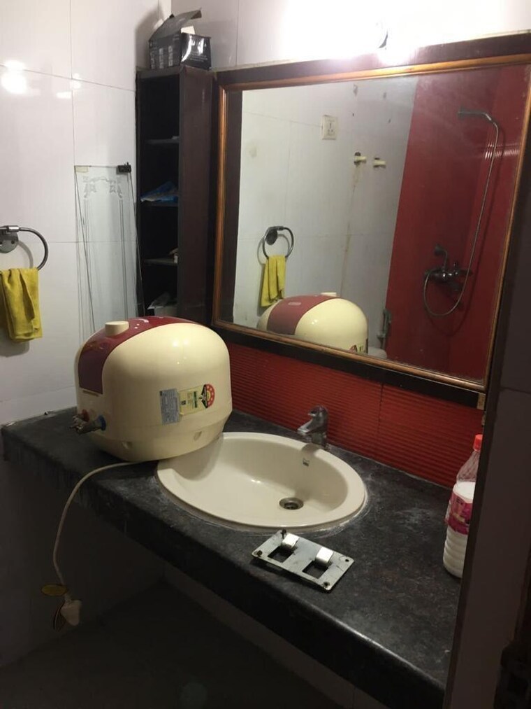 Bathroom, mapsko-krishna-apra-gardens 3 Bedroom 1698 Sq.Ft. Apartment In Vaibhav Khand Ghaziabad 9260865