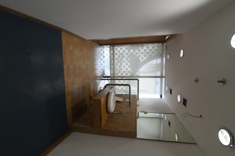 Washroom, sunrise-tower Commercial Office Space 4500 Sq.Ft. In Andheri East Mumbai 9260889