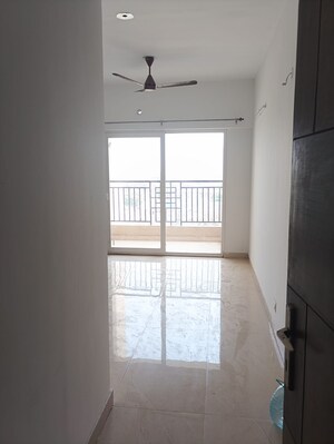 Room in 2 BHK Apartment at Ace Divino, Sector 1 Greater Noida – for Rent