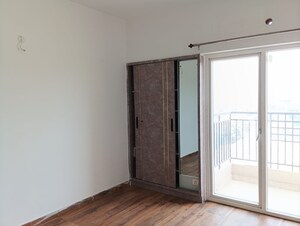 Room in 2 BHK Apartment at Ace Divino, Sector 1 Greater Noida – for Rent