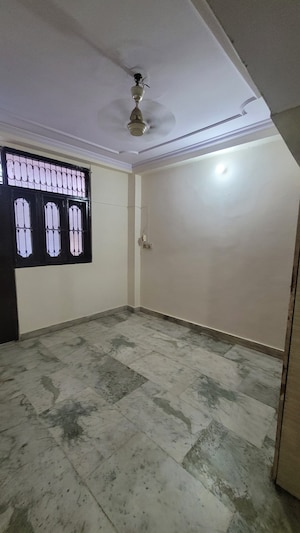 Bedroom in 1 BHK Builder Floor at Dilshad Colony – for Sale