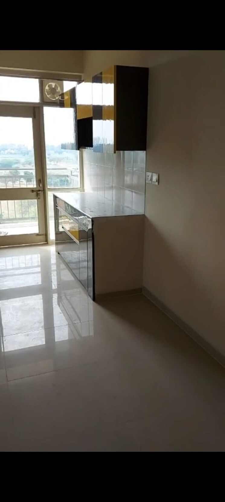 Kitchen, smart-world-gems 3.5 Bedroom 1150 Sq.Ft. Apartment In Sector 89 Gurgaon 9260950