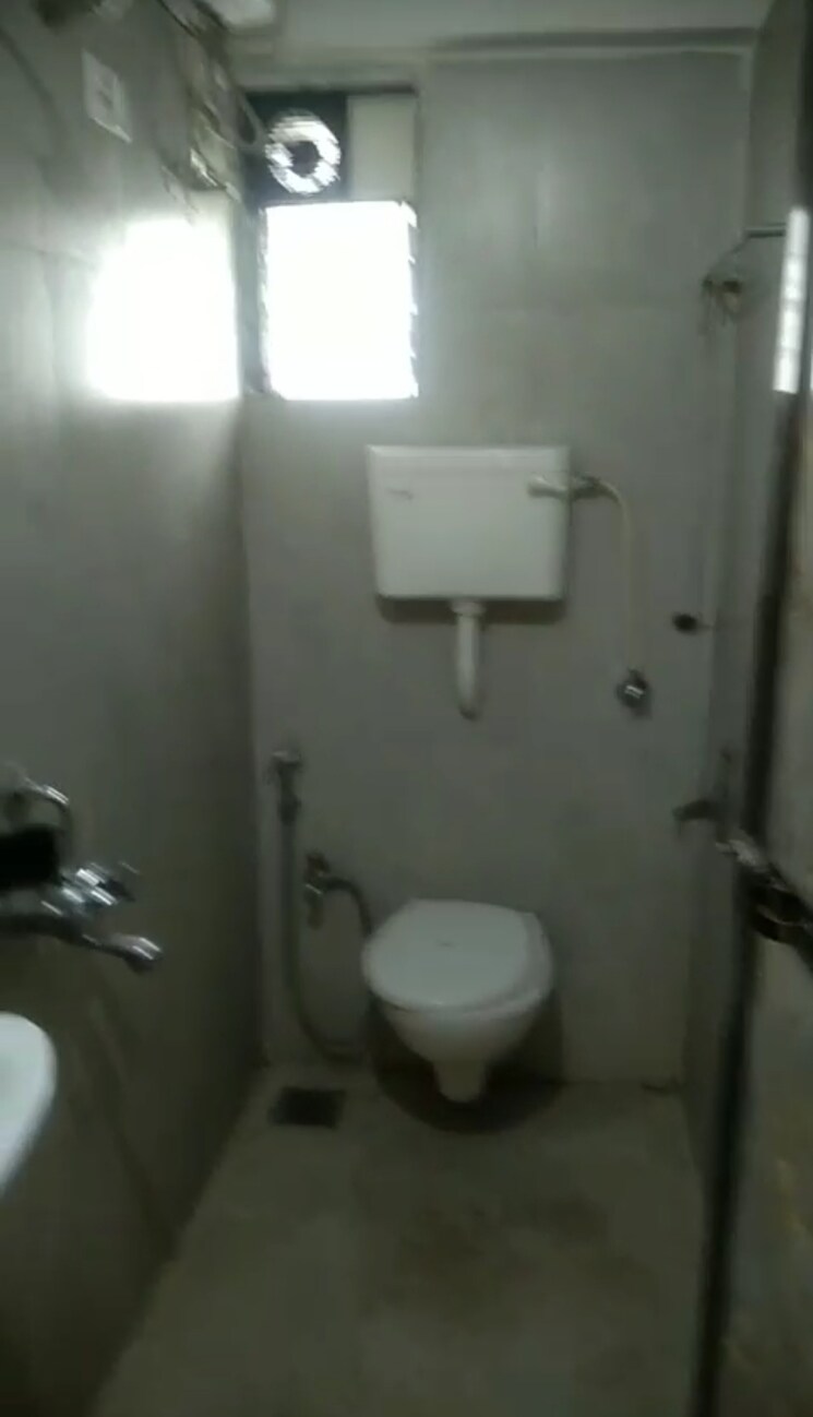 Bathroom, om-arcade-dadar-west 2 Bedroom 550 Sq.Ft. Apartment In Dadar West Mumbai 9260949