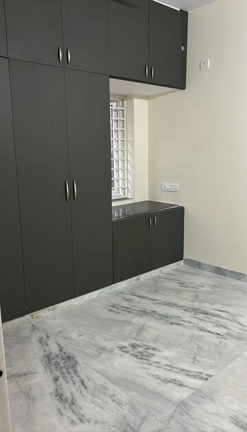 Room in 2 BHK Apartment at Manikonda – for Rent