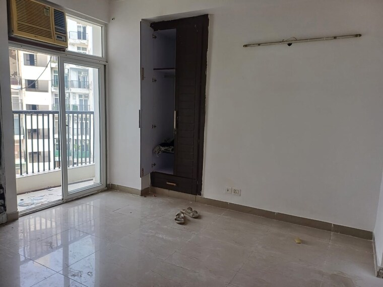 Room, amrapali-platinum 3 Bedroom 1495 Sq.Ft. Apartment In Sector 119 Noida 9260965